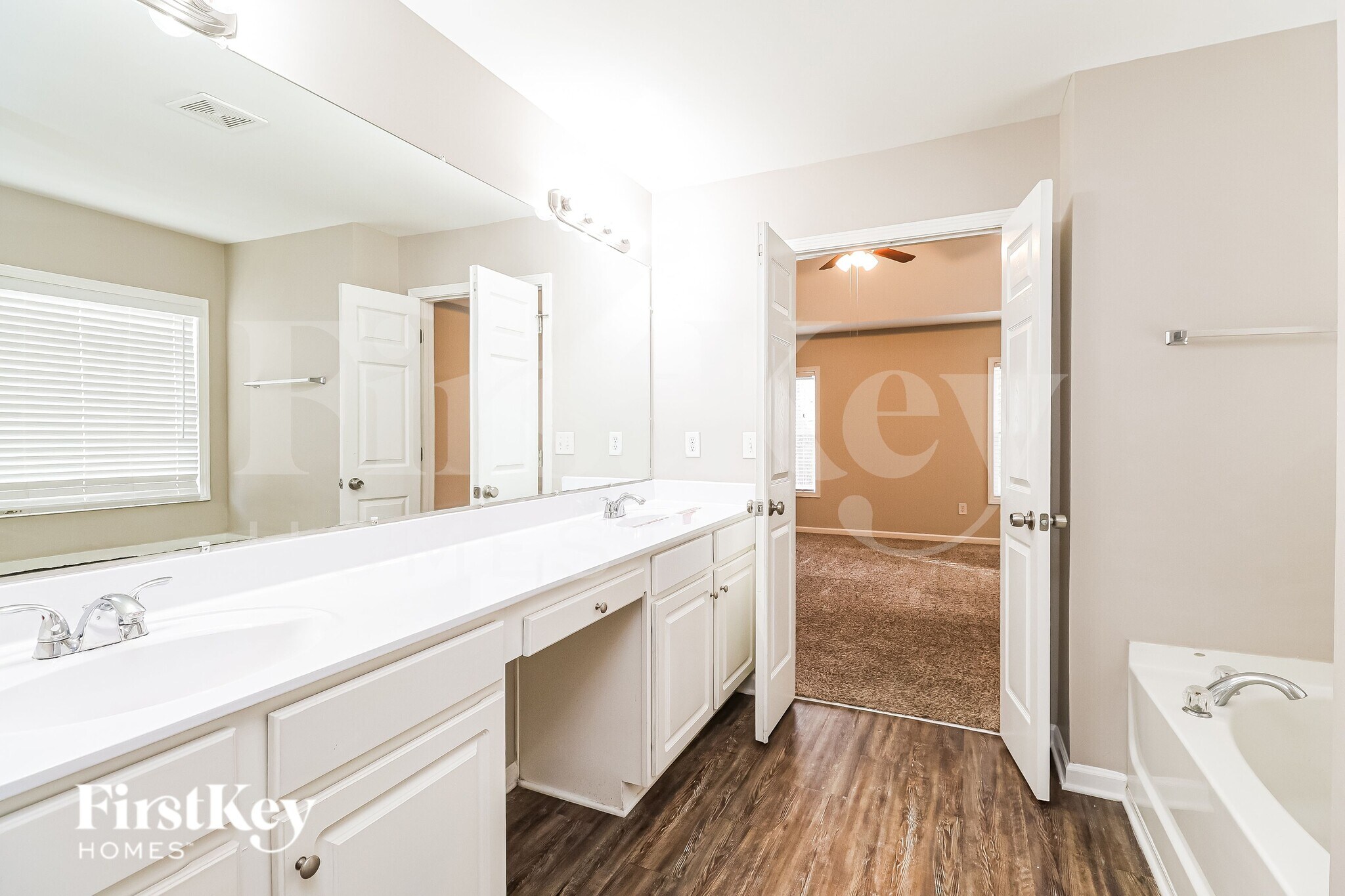 Building Photo - 9827 Jeanette Cir