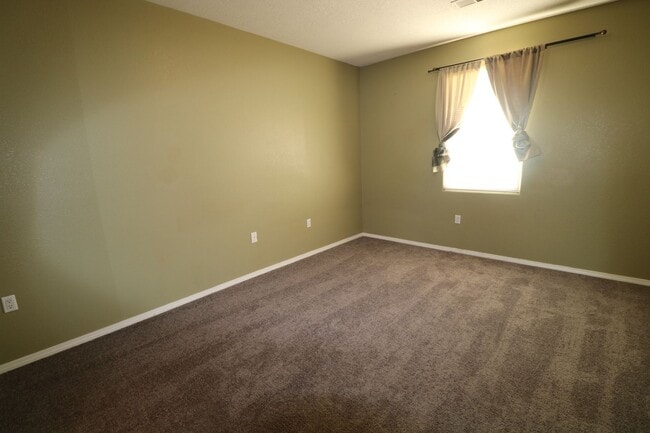 Building Photo - 601 Menaul Blvd NE