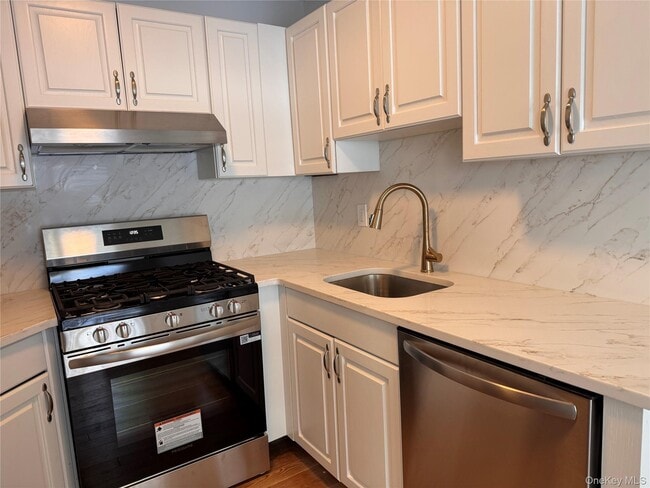 Building Photo - 197 Ramapo Rd