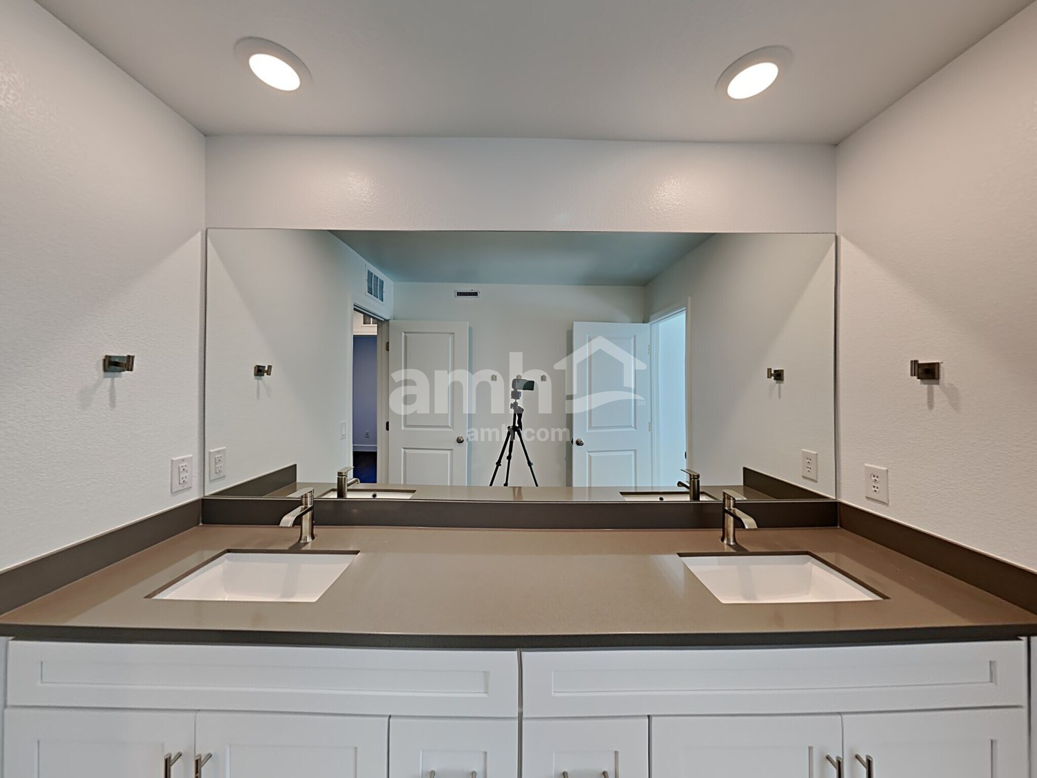 Building Photo - 10391 Bee Balm St