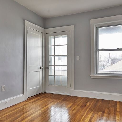 Building Photo - 52 Mansfield St