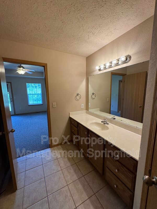 Building Photo - 3976 S Jonathan Ave