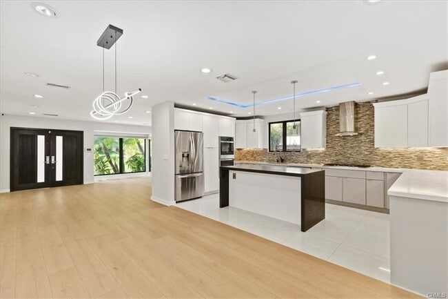 Building Photo - 15221 Valley Vista Blvd