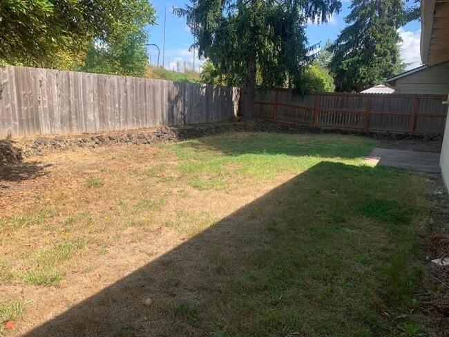 Building Photo - Single Level Near Southridge!!