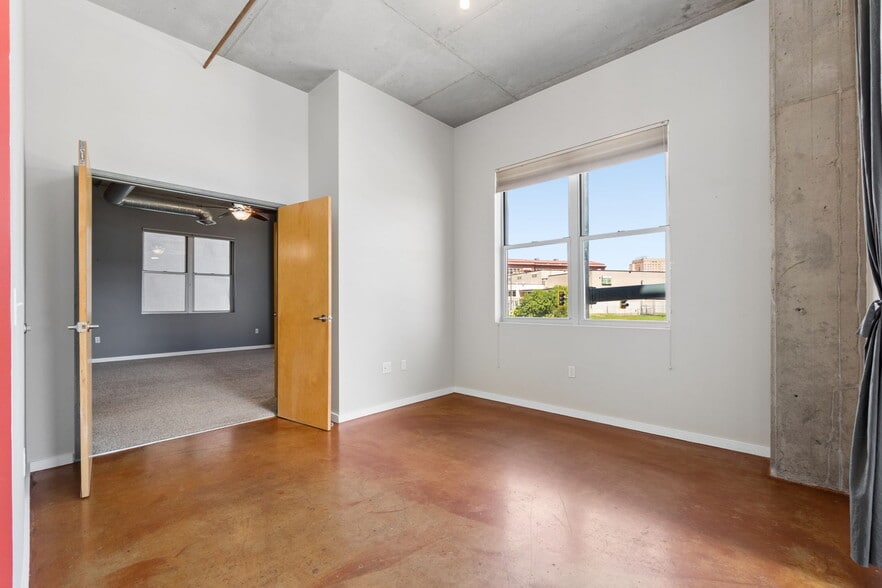 Building Photo - 2899 N Speer Blvd