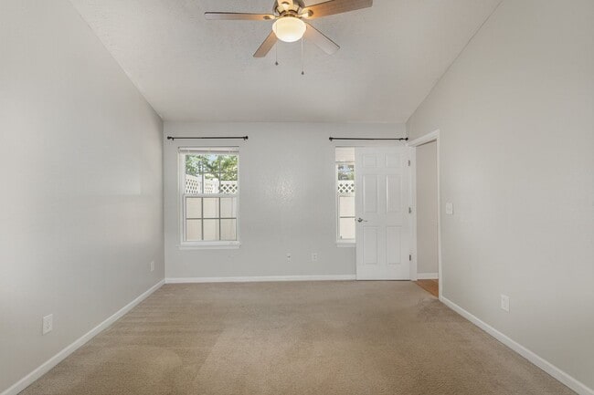 Building Photo - NASHVILLE! Inviting 2 Bedroom 2.5 bath Con...
