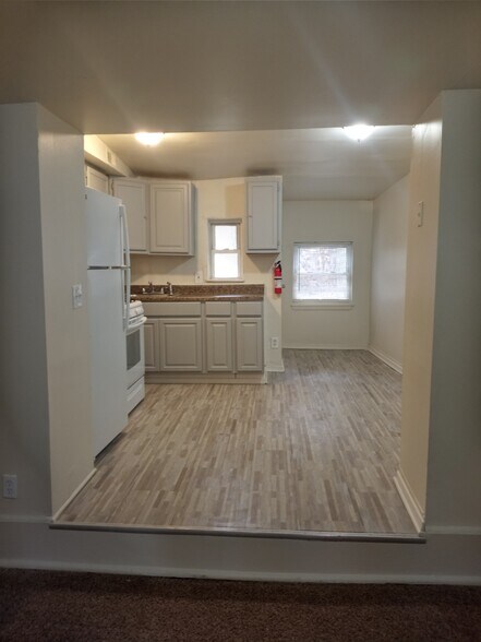 Primary Photo - 308 S Wolfe St