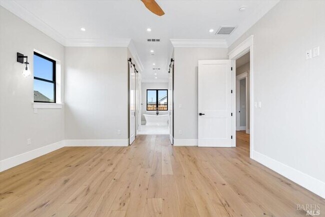 Building Photo - Beautiful 3 Bed 2.5 Bath Home in Larkfield Wikiup Neighborhood $5,000 per month!