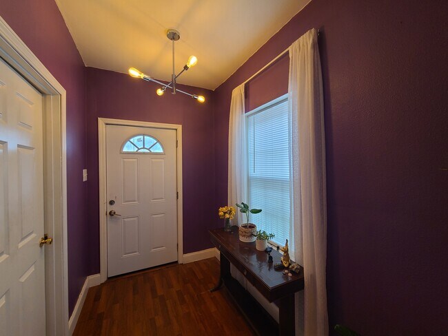 Building Photo - 2639 N Galvez St