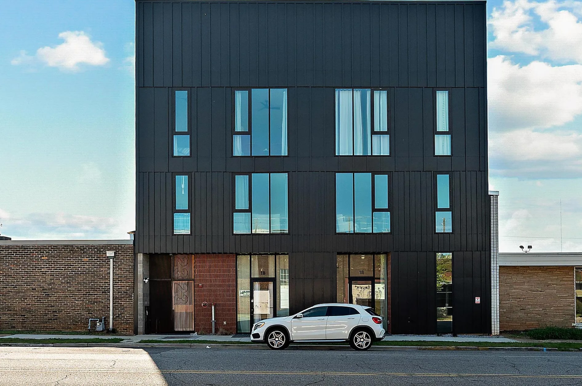 Building Photo - 2323 2nd Ave S