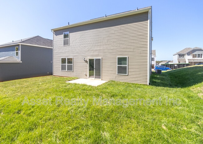 Building Photo - 2019 Southwood Cir