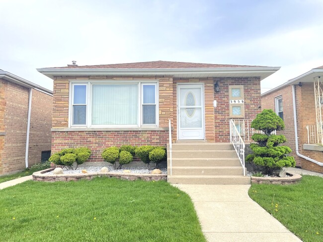 Primary Photo - 3938 W 84th St