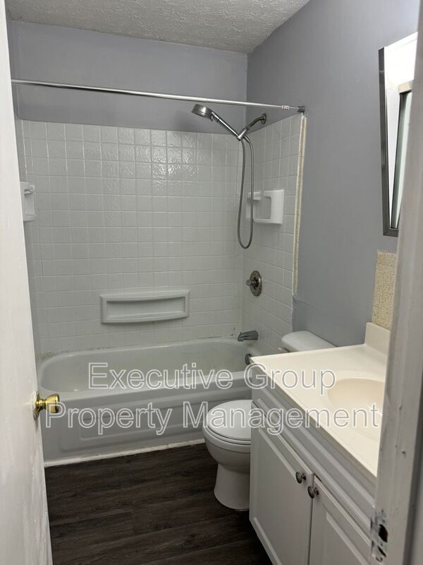 Building Photo - 1178 Lois Ln