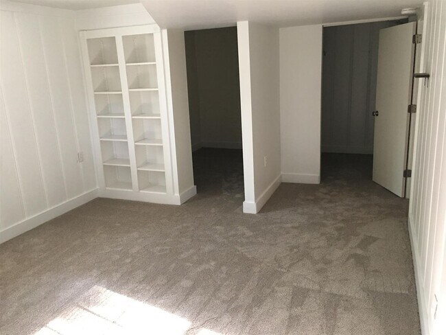 Building Photo - 700 Canebrake Dr