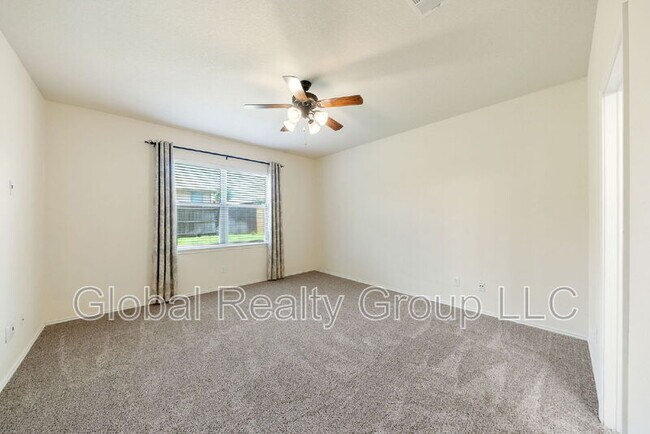 Building Photo - 2118 Pecan Haven