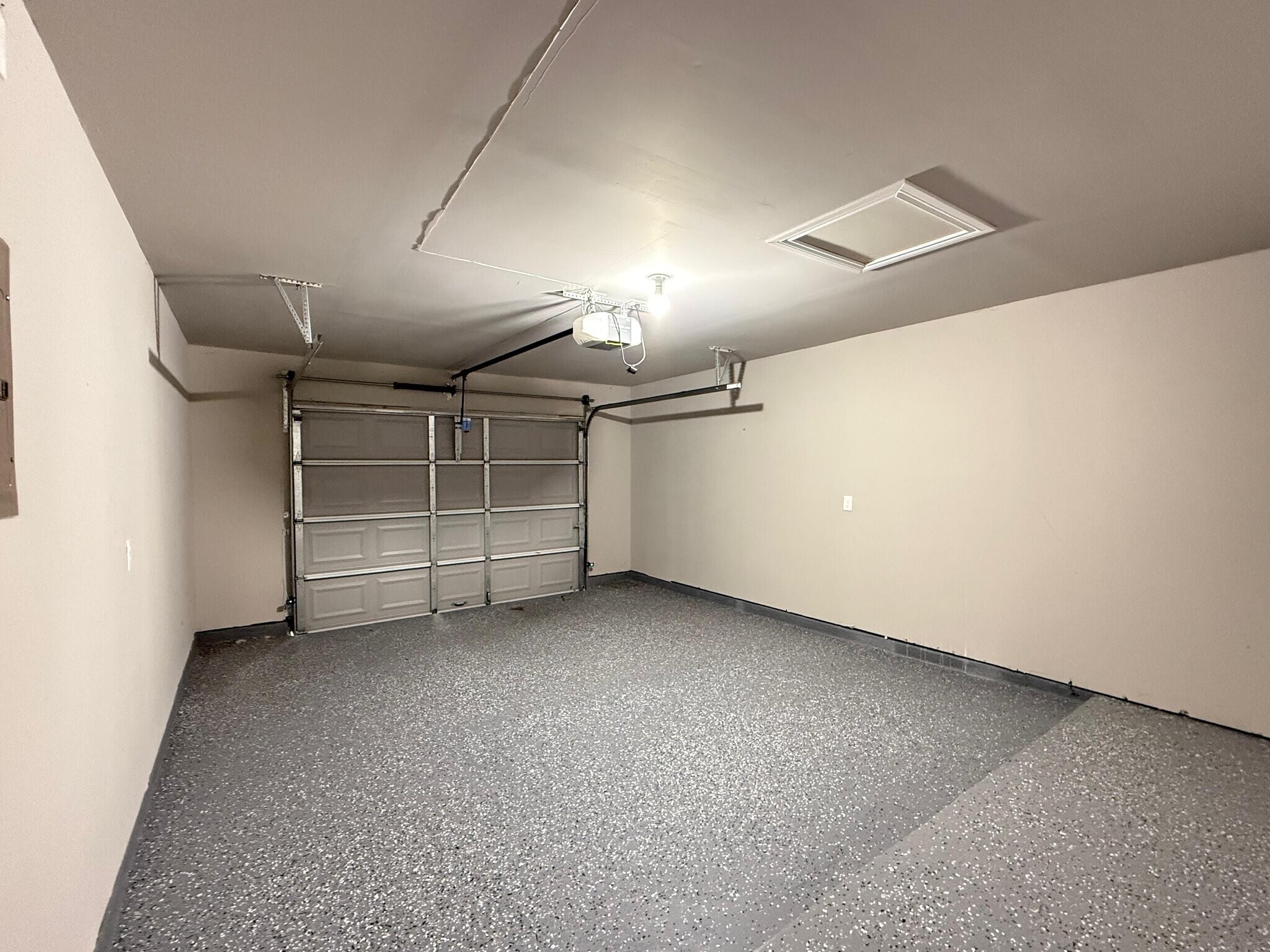 Building Photo - 2307 Mission View