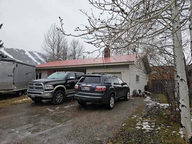 Building Photo - 25 Wapiti Dr