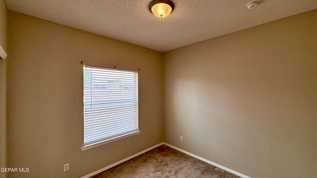 Building Photo - 3537 Tierra Vergel Dr