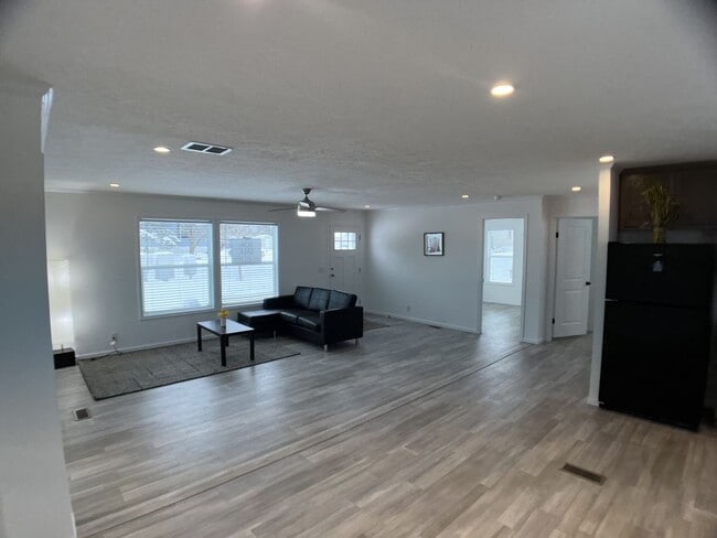 Building Photo - 7155 126th St W