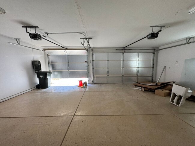 Building Photo - 3BR,2BS Custom home w/3 Car-Boat Deep Garage-Target shopping area