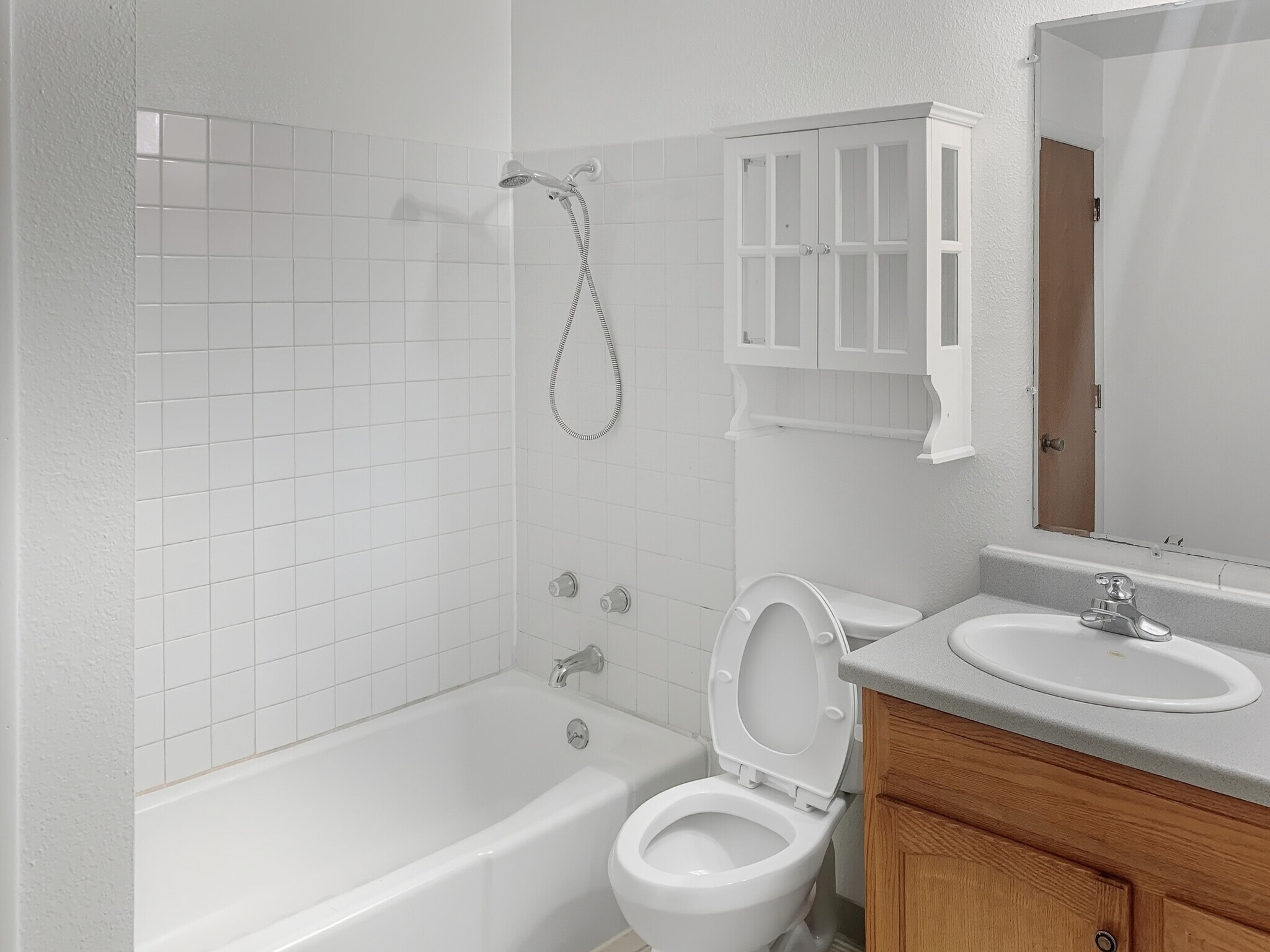 Bathroom - 919 Rodgers St