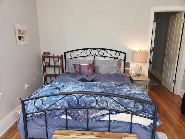 Building Photo - 45 Forest Hills St