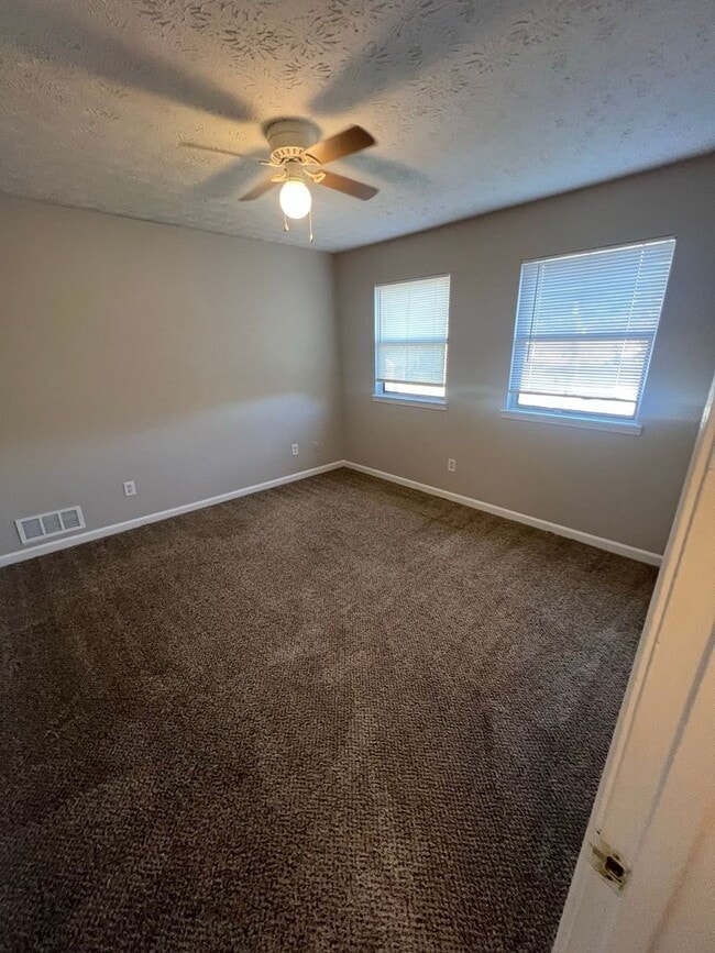 Building Photo - 3113 Dove Ct