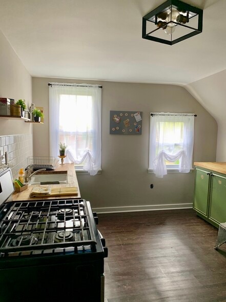 Building Photo - 804 Bauman Ave