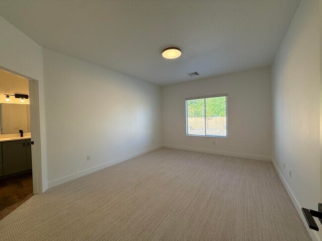 Building Photo - 3244 S 240 W