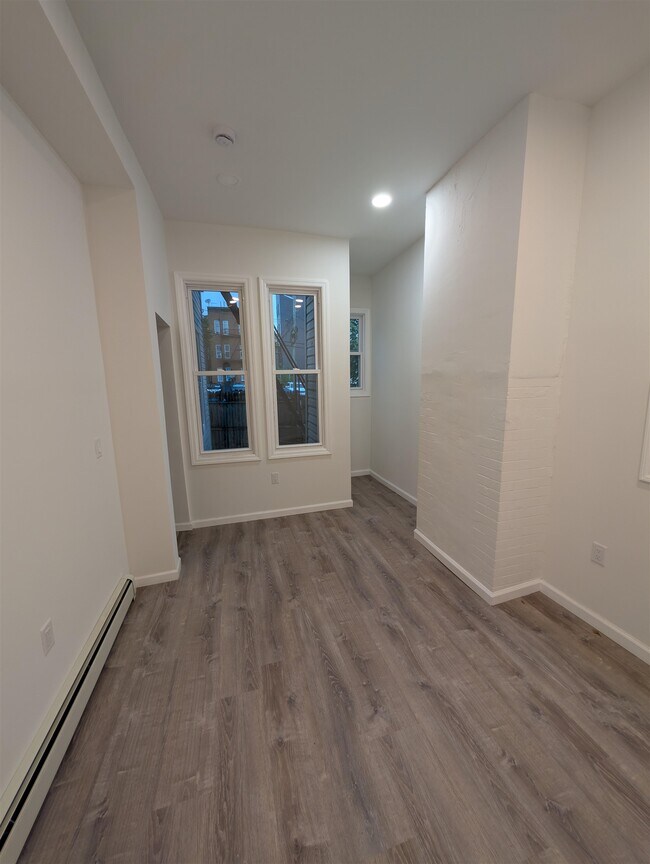 Building Photo - 10 Sherman Pl