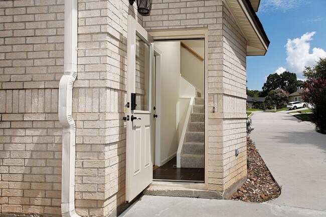 Building Photo - 7159 Kingston Cove Ln