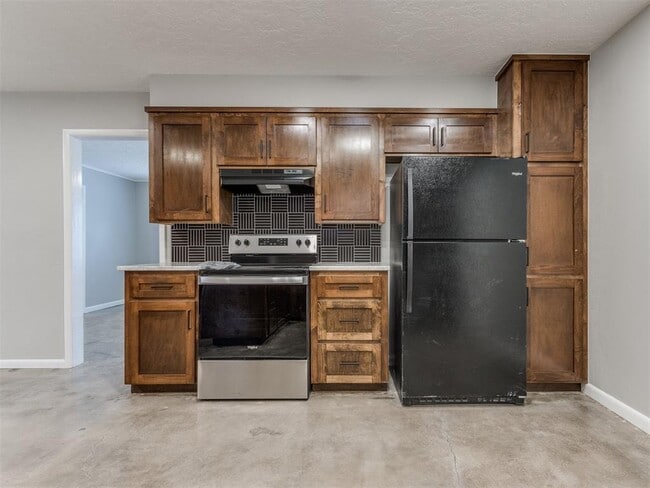 Building Photo - 2609 Brentwood Dr