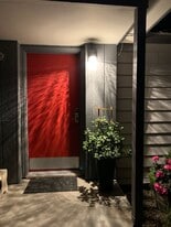 Building Photo - 411 S Fir St