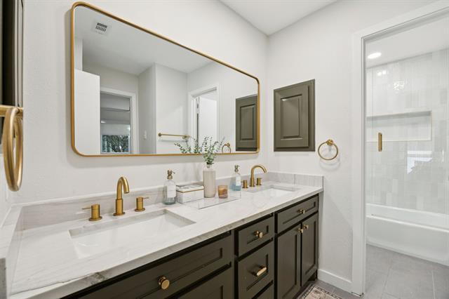 Building Photo - 16806 Hunters Point Dr