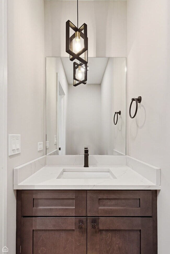 Building Photo - 2718 Budd St