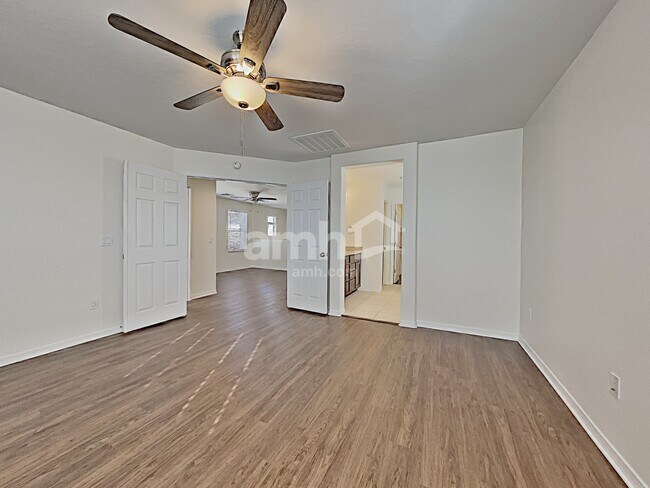 Building Photo - 767 W Paseo Celestial