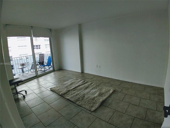 Building Photo - 1228 West Ave