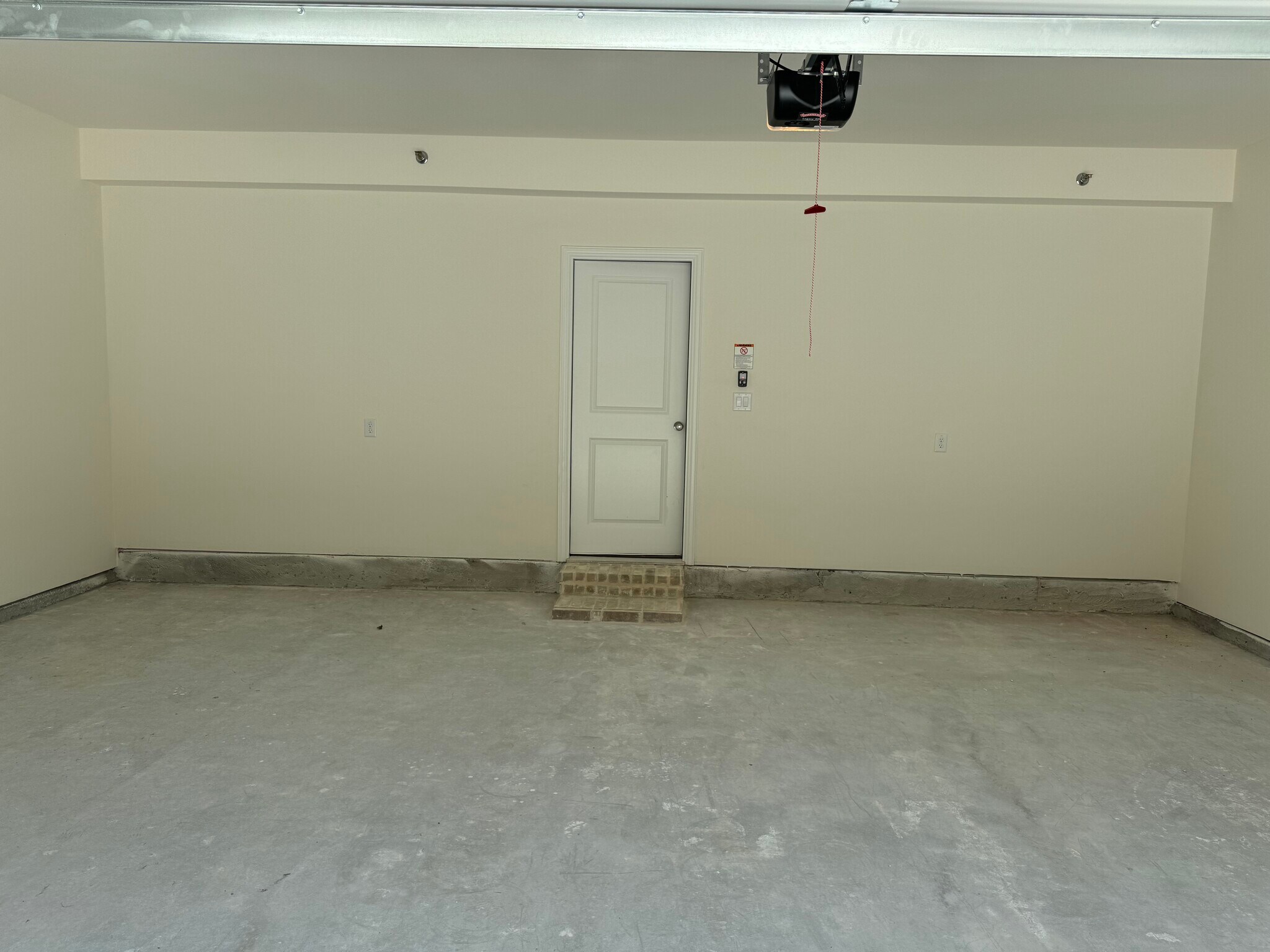 Building Photo - 2821 Jacaranda Dr