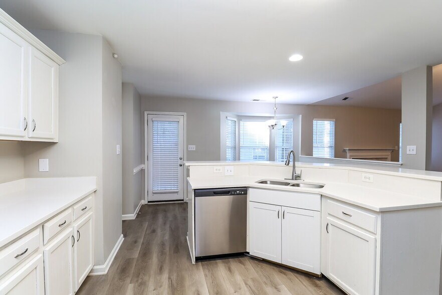Building Photo - 6222 Spanish Moss Ln