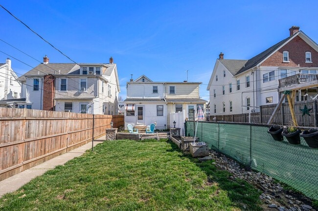 Building Photo - Beautiful 3 Bedroom Twin in Lansdale with garage $2,400/month