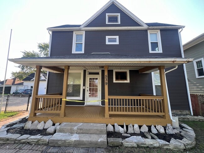 Primary Photo - 539 W Jefferson St