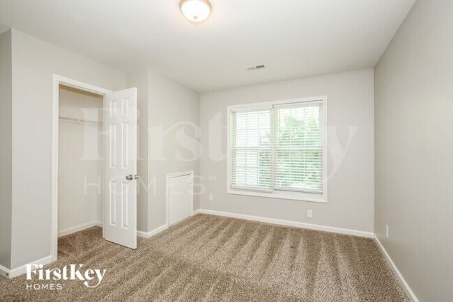 Building Photo - 4912 Heritage Woods Ct