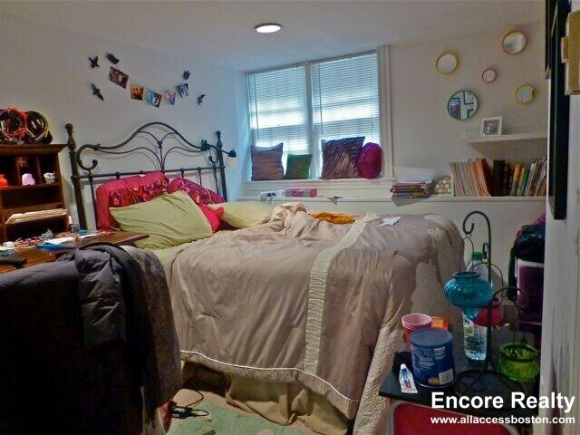 Building Photo - 80 West Cedar St