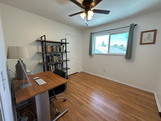 Building Photo - 3816 Hartung Ct