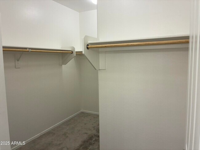 Building Photo - 813 S 107th Dr