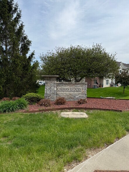 Building Photo - 2323 E Porter Ave