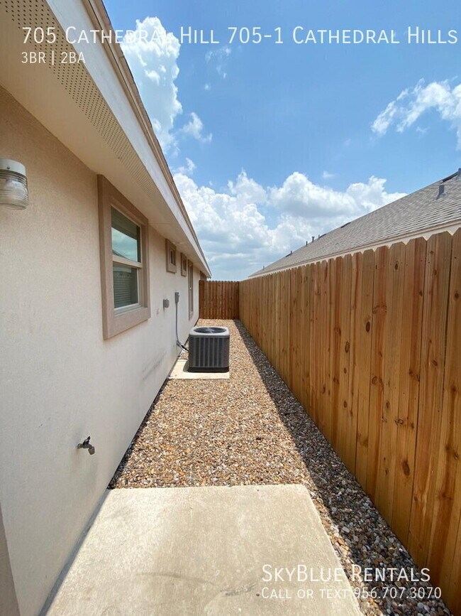 Building Photo - 705 Cathedral Hl