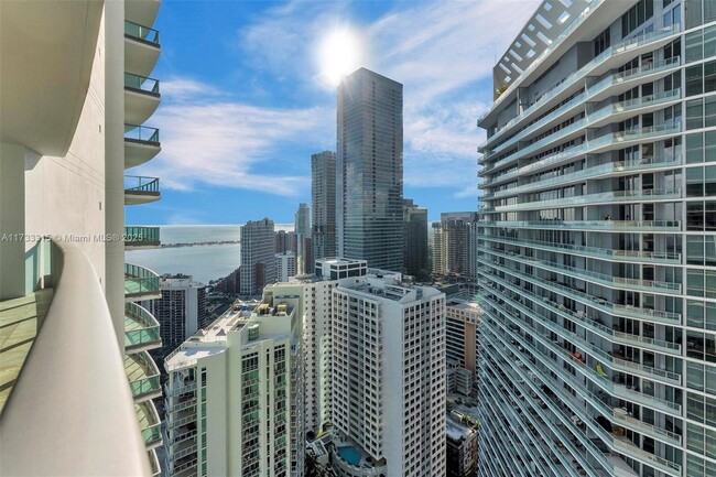 Building Photo - 1331 Brickell Bay Dr