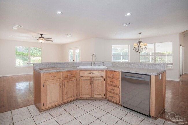 Building Photo - 5490 Oakmont Dr