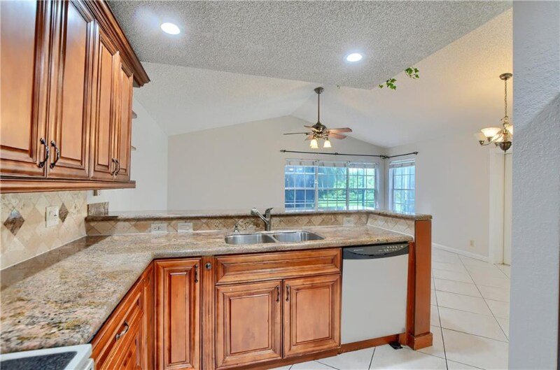 Building Photo - 22556 Middletown Dr